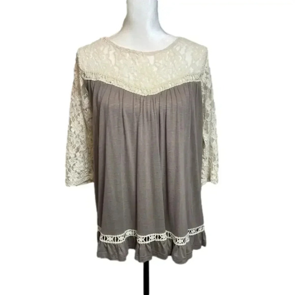 Umgee Womens Beige top with Ivory colored lace design on shoulders and sleeves. - Picture 1 of 11